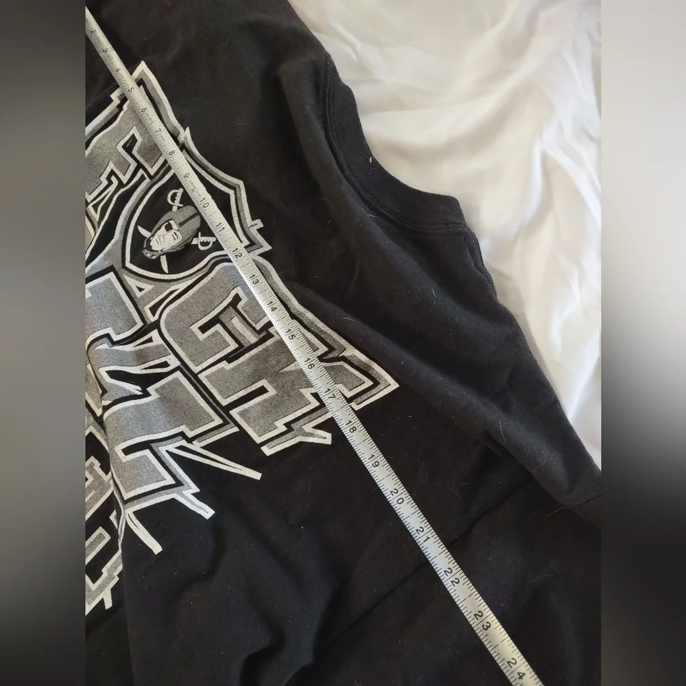 Raider T Shirt Limited Edition By Reebok Sz XL Unique Very Graphic